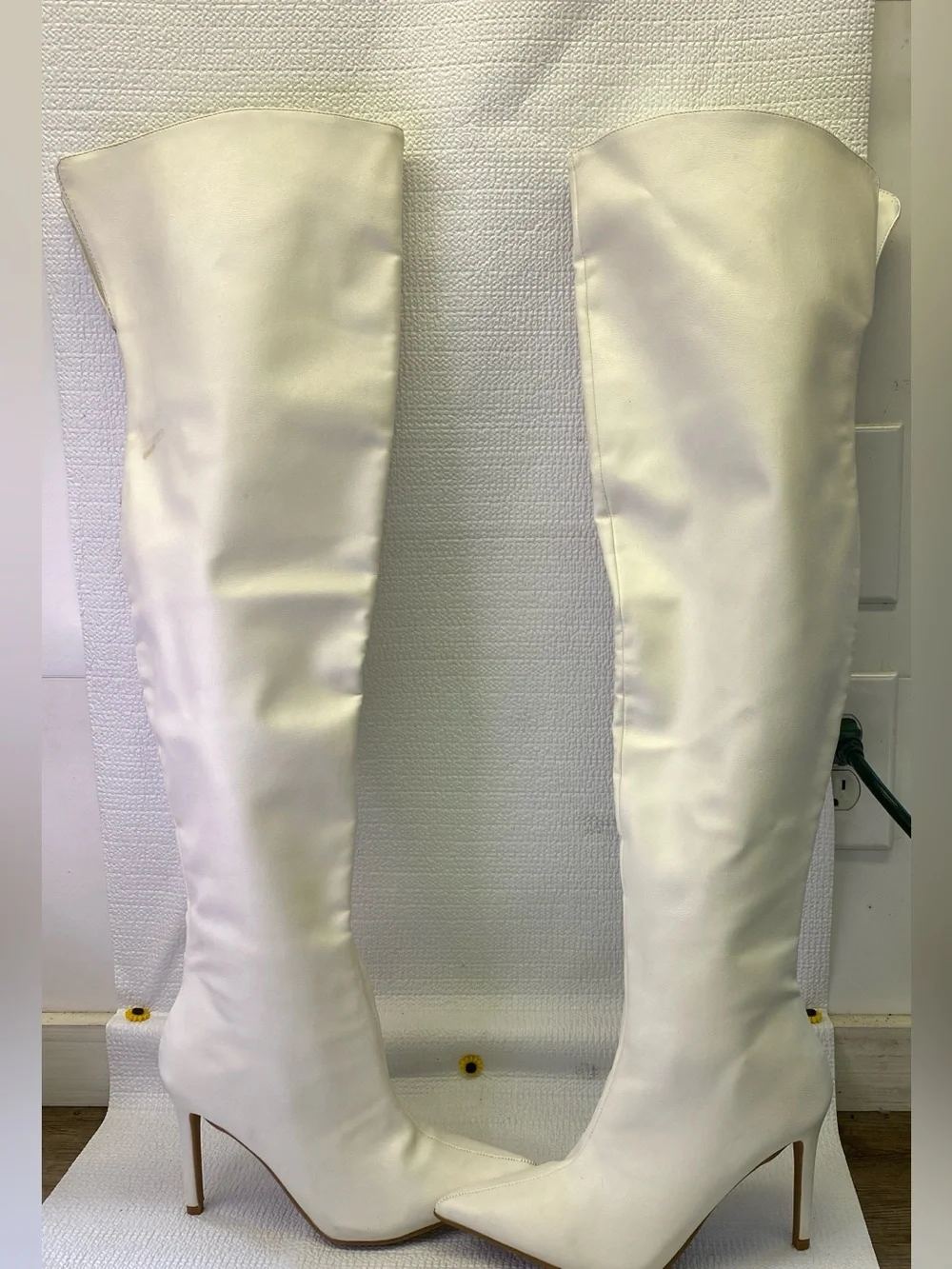 Anne Michelle Tall White High Heel Boots  Size 6